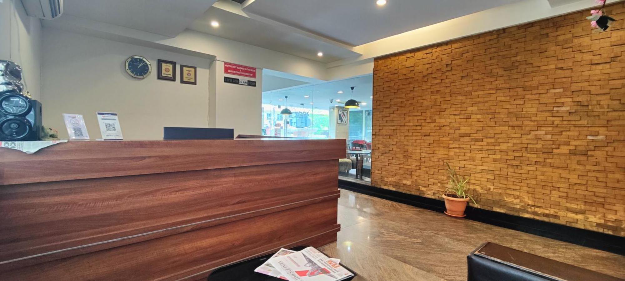 Hotel Krrish Inn - Ameerpet, Hyderabad Eksteriør bilde